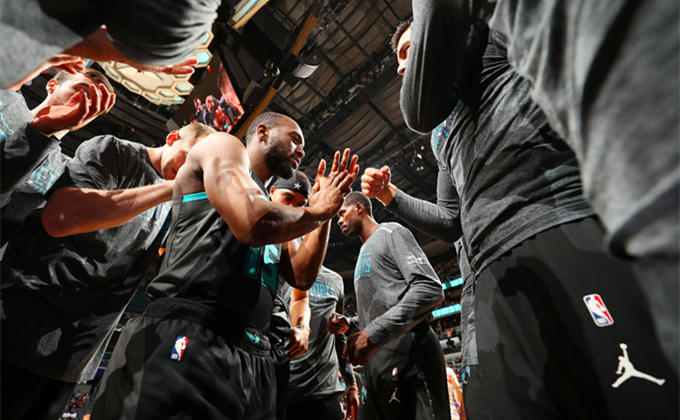 TheShy在热火比赛中险胜，夺冠引发热议！(theshy历届定妆照)九游体育官方网站